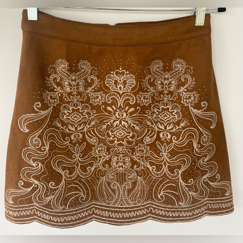 EMMER & OAT Embroidered Camel Faux Suede Skirt Size Small Boho Hippie Festival
